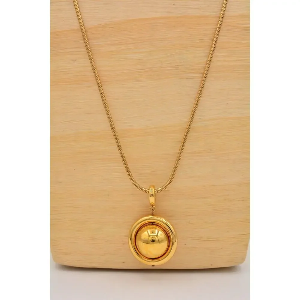 Liz Claiborne stunning necklace